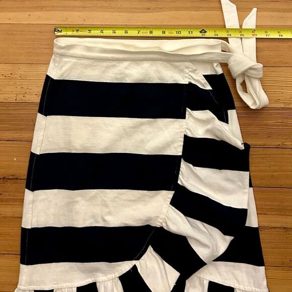 J. Crew rugby knit wrap skirt Navy/ Ivory. Size XS. - Picture 8 of 13